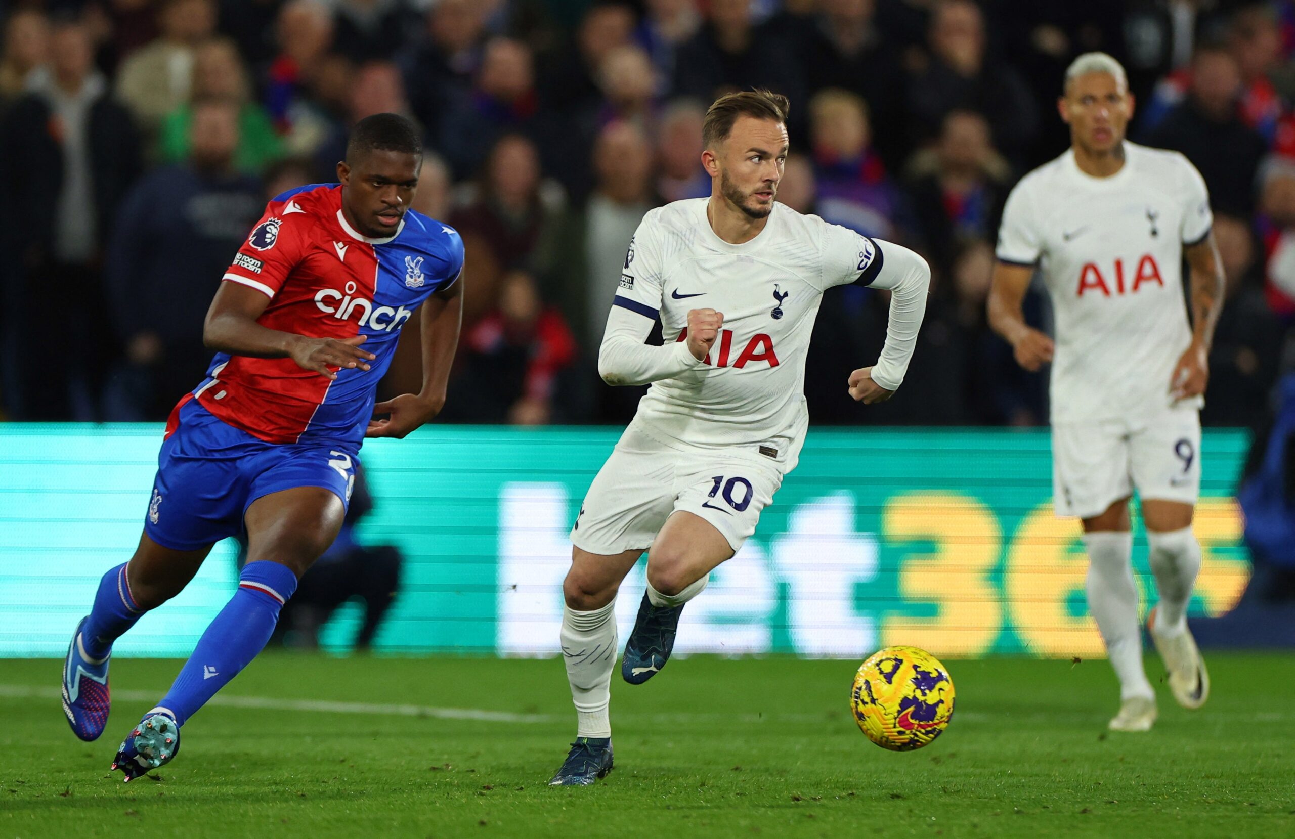 nhan-dinh-soi-keo-crystal-palace-vs-tottenham-luc-21h00-ngay-26-10-2024-1