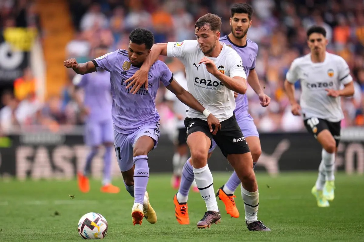 Nhận định soi kèo Valencia vs Real Madrid lúc 03h00 ngày 3/11/2024 nhan-dinh-soi-keo-valencia-vs-real-madrid-luc-03h00-ngay-3-11-2024-1