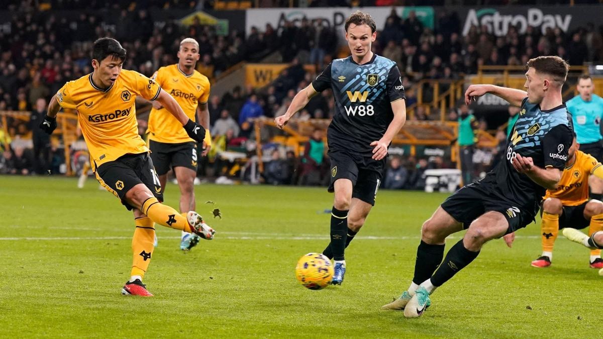 nhan-dinh-soi-keo-wolves-vs-burnley-luc-21h00-ngay-26-10-2025-1